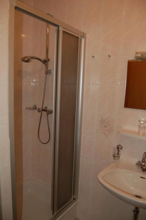 Weingut Klein-Goetz Hotel Bruttig-Fankel Room photo